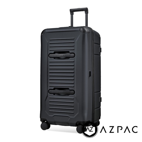 AZPAC Trucker 3.0 30吋黑色煞車防爆行李箱，配有可伸縮拉桿和四個萬向輪，箱體表面有條紋和兩個提把，右下角有AZPAC品牌標誌。