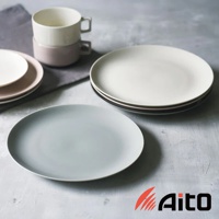 CouLeur 美濃燒圓形餐盤，展示有灰色、白色及粉色盤子，以及兩疊白色與粉色的馬克杯，材質應為陶瓷。