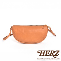 日本HERZ職人手作皮革半圓馬鞍包，棕色，正面視角