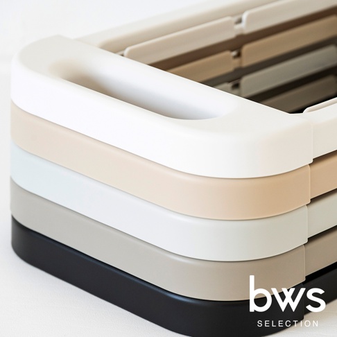 bws SELECTION 簡約滑蓋式分類垃圾架，堆疊展示，展現黑、灰、白、米白、淺灰五種顏色。
