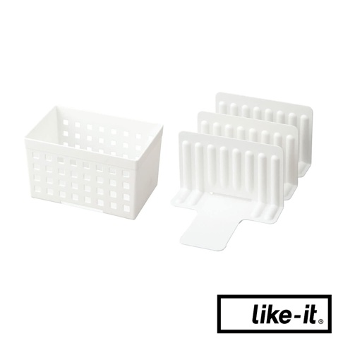 白色網格收納盒與一組三個白色塑膠冷凍庫專用分層隔板，隔板帶有垂直凹槽和T型底座。