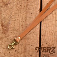 職人手作皮革證件識別夾專用掛繩，咖啡色皮革，配有黃銅色金屬扣環，適用於識別夾。