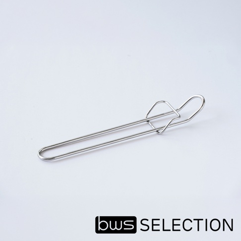 bws SELECTION 品牌的可拆式不鏽鋼圓型簡約萬用瀝水盤，以其簡約的線條和不鏽鋼的材質，展現出優雅實用的風格。