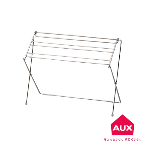 銀色金屬材質的折疊式晾曬架，有六根平行晾曬桿，下方為交叉支架設計，整體結構簡潔，方便收納。