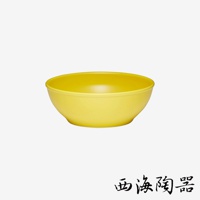 波佐見燒 Common 陶瓷料理深碗，15公分，呈現明亮的黃色，材質為陶瓷。