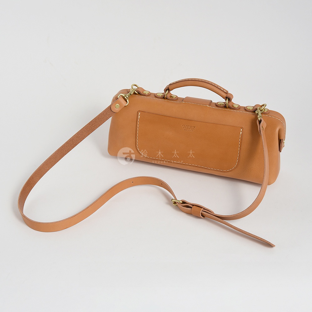 日本HERZ職人手作皮革橫長形杜勒斯單肩包，咖啡色，附可拆卸肩背帶