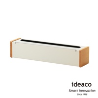 日本製原木鋼製保鮮膜切割器，奶油白色鋼製機身，搭配淺木色原木邊框，簡約設計。