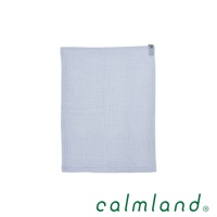 淡藍色長方巾，採用無撚紗材質，織紋呈現Q彈夾心感，一角有灰色標籤標示40。