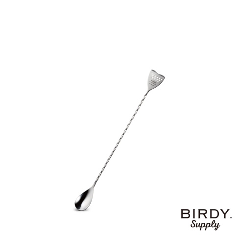 一體成型不鏽鋼調酒攪拌匙，長30公分，螺旋造型的攪拌棒，一端為橢圓形勺頭，另一端為帶有圓孔的馬丁尼槌頭，表面銀色光滑。