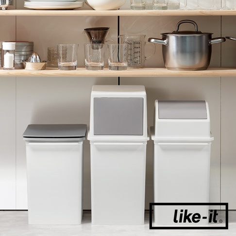 三款白色長版可疊式垃圾桶，其中兩款帶有灰色前開式頂蓋，分別為方形和圓弧形設計。
