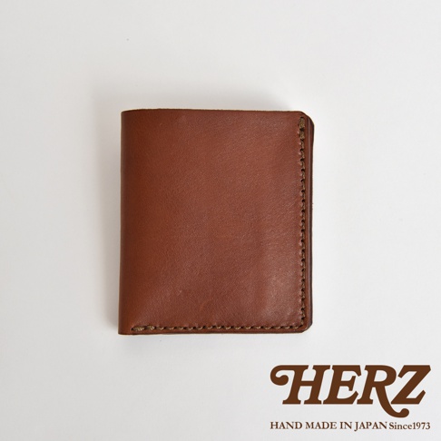 HERZ 職人手作皮革二折式薄型卡片鈔票夾，咖啡色皮革，縫線細節，日本製造。