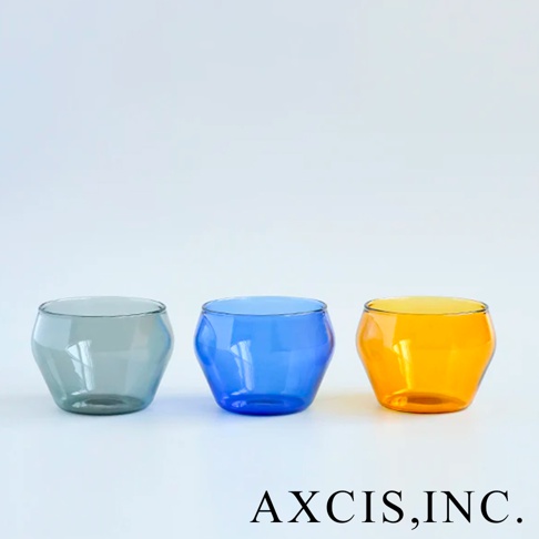 三款LAGOM清透復古圓潤玻璃杯，分別為灰色、藍色和琥珀色，皆為小尺寸玻璃杯，呈現簡約的幾何造型。
