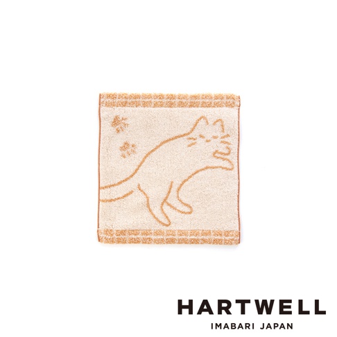 一張 Hartwell 今治產午睡貓咪雙色手帕，方形毛巾呈現米白色與棕色雙色設計，中央繡有簡約線條勾勒的貓咪圖案與腳印，上下兩側飾有格紋織紋，底部印有 HARTWELL IMABARI JAPAN 品牌字樣。