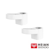 一對白色塑膠材質的直撐款掛勾，設計用於 tatecco TCR 專用，可見其 L 型掛臂與圓形固定座。