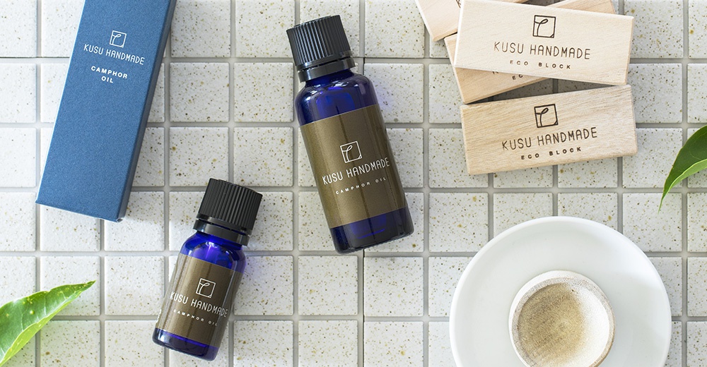 KUSU HANDMADE 的樟腦油和環保擴香塊。