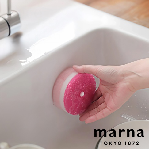 marna POCO 附吸盤洗碗海綿，粉紅色和白色層疊設計，用於清潔水槽