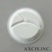 CAT&DOG 琺瑯分隔餐盤（貓）為圓形白色琺瑯材質，有三個分隔區。