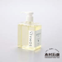 透明方形塑膠瓶裝的 SOMALI 按壓式天然洗碗精，瓶內液體呈淡黃色。瓶身貼有白色標籤，上面印有黑色「SOMALI」字樣及日文說明，標籤下方標示「KITCHEN SOAP」、「100% NATURAL」、「300ml」和「MADE IN JAPAN」。瓶蓋為白色按壓式設計。