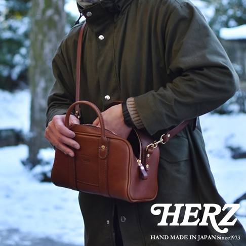 HERZ 職人手作棕色皮革兩用迷你波士頓包，附有可拆式肩帶，由日本製造。
