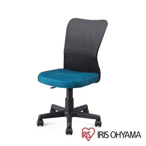 藍色布面網背辦公椅，帶有IRIS OHYAMA品牌標誌
