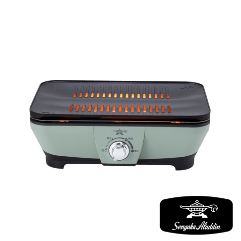 薄荷綠色迷你烤盤，黑色烤網，底部有銀色旋鈕及「切、弱火、減煙、強火」字樣。