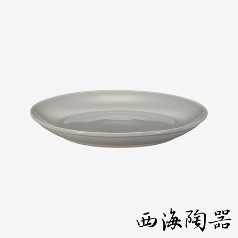 波佐見燒 Common 陶瓷料理盤，24公分，淺灰色，簡約設計，適合各種料理。