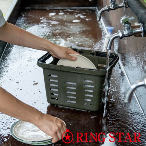 Starke-R 超級迷你籃，深綠色，塑膠材質，帶有長方形鏤空通風設計，可容納數個盤子。