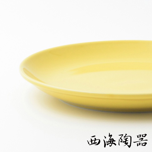 波佐見燒 Common 陶瓷料理盤，18公分，淺黃色，簡約造型，適合日常餐飲。