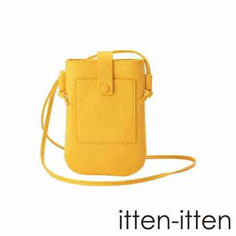 itten-itten 品牌黃色皮革散步手機包，側邊有繩結裝飾，正面有翻蓋口袋設計。