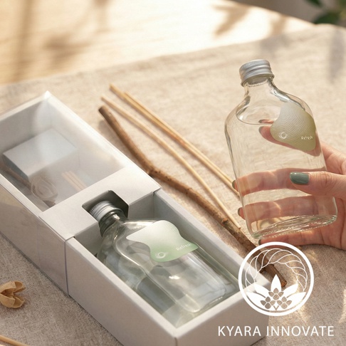 KYARA INNOVATE 擴香瓶禮盒，內含檜木擴香棒，可為居家空間增添自然香氣