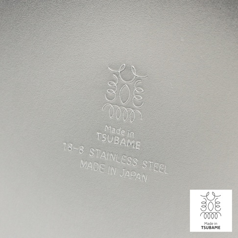 玉幸堂不鏽鋼茶葉罐，銀色金屬表面，刻有「Made in TSUBAME」、「18-8 STAINLESS STEEL」、「MADE IN JAPAN」字樣及品牌標誌。