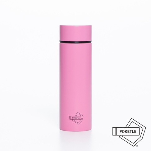 粉紅色圓柱形口袋保溫杯，杯蓋為銀色，杯身有黑色細線裝飾，底部印有黑色「POKETLE」標誌。