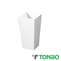 白色方形半開垃圾桶，容量9公升，頂部開口呈梯形，側面線條向下收窄，材質應為塑膠。