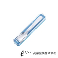 日本製不鏽鋼餐用叉匙，銀色，置於透明藍色收納盒中，叉匙上有「Lunch spoon」字樣和可愛插畫。
