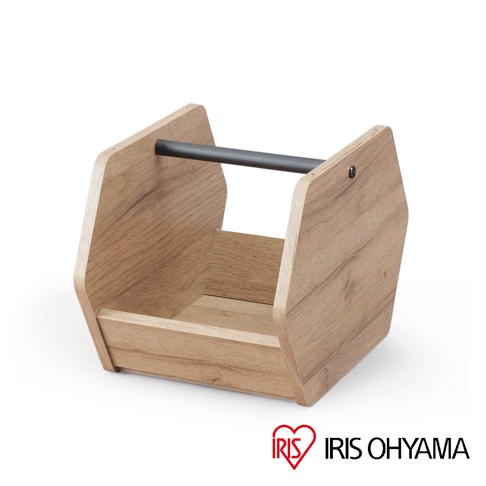 木質居家造型收納盒，淺木紋色，設有黑色金屬提把，方形開口設計，適合收納居家物品。