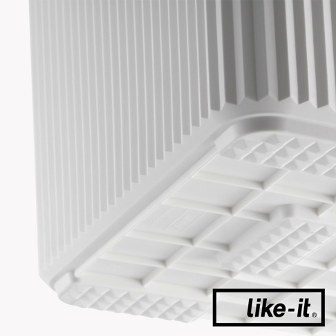 白色可疊式波浪紋收納箱，底部有網格狀結構，材質為塑膠。