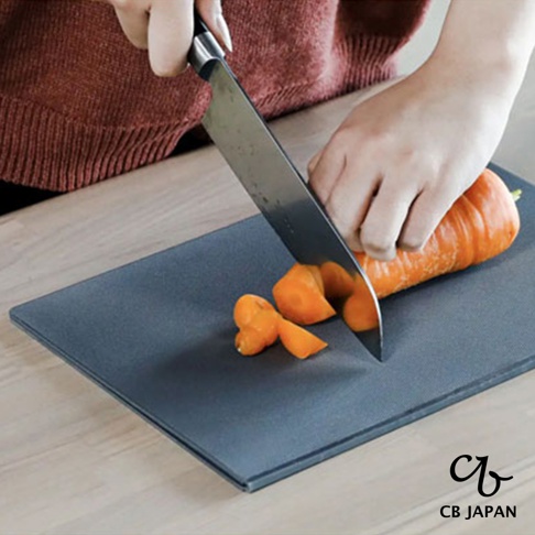 CB JAPAN atomico 系列摺疊砧板，深灰色，日本製造，可折疊收納，方便移動和清潔。