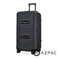 AZPAC Trucker 3.0 30吋黑色煞車防爆行李箱，配有可伸縮拉桿和四個萬向輪，箱體表面有條紋和兩個提把，右下角有AZPAC品牌標誌。