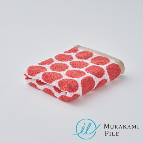 村上綿 MiRT COBBLE 今治北歐石紋無撚毛巾，採用粉紅色圓點圖案設計，一角帶有品牌標誌。