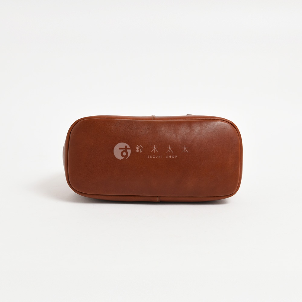 HERZ 職人手作皮革可調式兩用托特包，底部印有品牌標誌和日文。