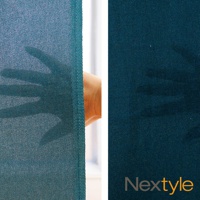 兩塊深綠色織物特寫，左側為半透明材質，可見手印輪廓；右側為不透明材質，顯示織物紋理。