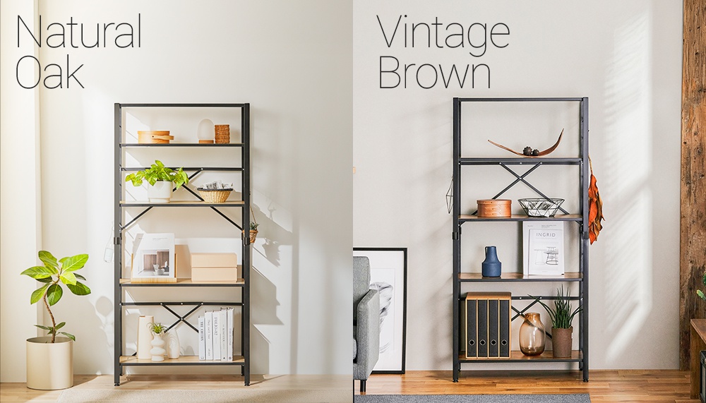 兩款IRIS OHYAMA 萬能摺疊層架，一款為Natural Oak風格，另一款為Vintage Brown風格，架上擺飾風格不同。
