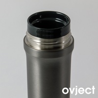 金屬霧面灰色三用保溫瓶，瓶口內層為黑色光滑材質，瓶身有髮絲紋路。