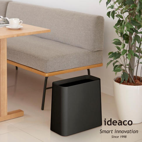 黑色方形簡約家用垃圾桶，容量11.5L，採用霧面材質，造型俐落，適合居家空間擺放。