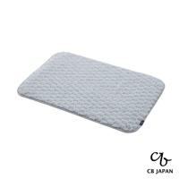 淺灰色條紋紋理地墊，標有 CB JAPAN 商標。