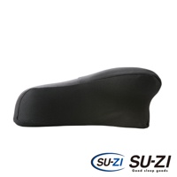 黑色網眼布材質的手感枕，側面呈現流線型設計，一端較寬圓潤，另一端較窄，提供支撐。