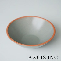 PURE 素燒百搭陶瓷沙拉碗，灰藍色內裡，外緣為赤陶色，簡約設計，適合盛裝沙拉或各式料理。