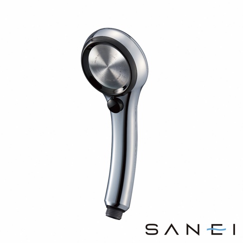 圓形蓮蓬頭，銀色金屬材質，帶有黑色圓形按鈕，手柄為弧形，底部有螺紋接口。