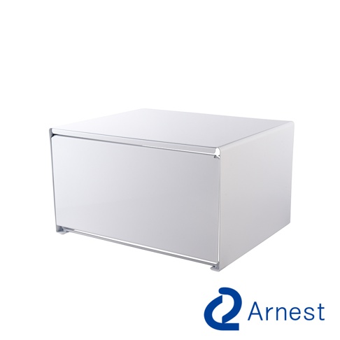 簡潔、現代的白色廚房收納架，帶有光滑的表面和圓潤的邊緣，可放置小烤箱或其他廚房用品。